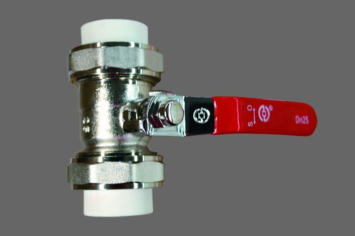 �p����~���y